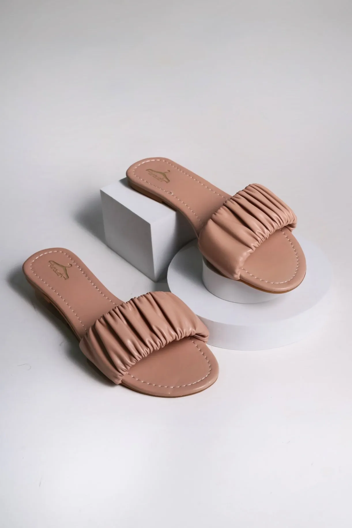 Brauch Women's Pink Pleated Flat Sandal