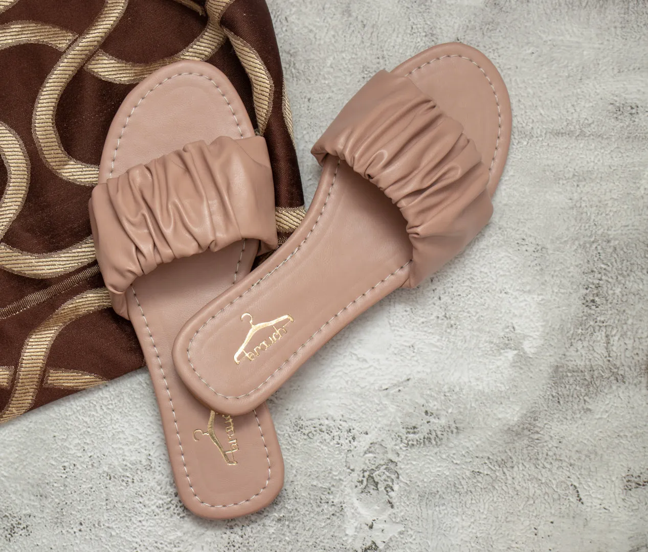 Brauch Women's Pink Pleated Flat Sandal
