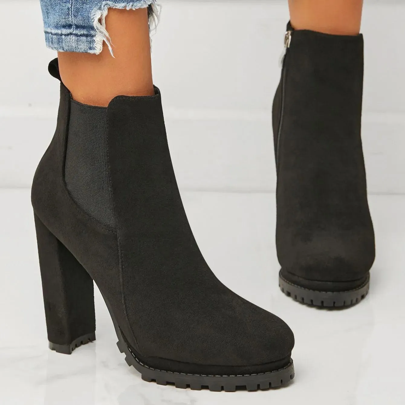 Lana - Women's Classic Chelsea Boots