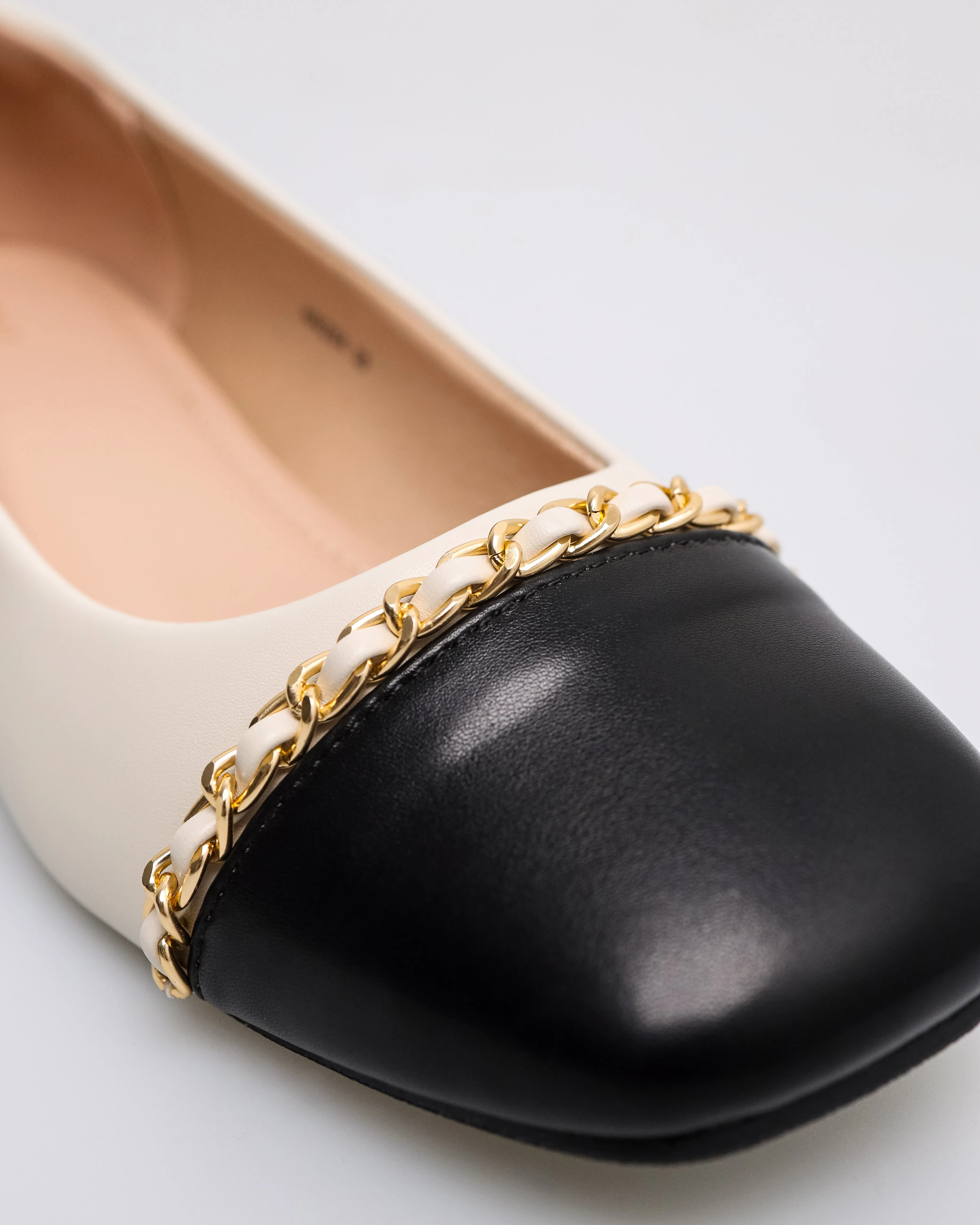 Tomaz NN284 Ladies Gold Chain Flats