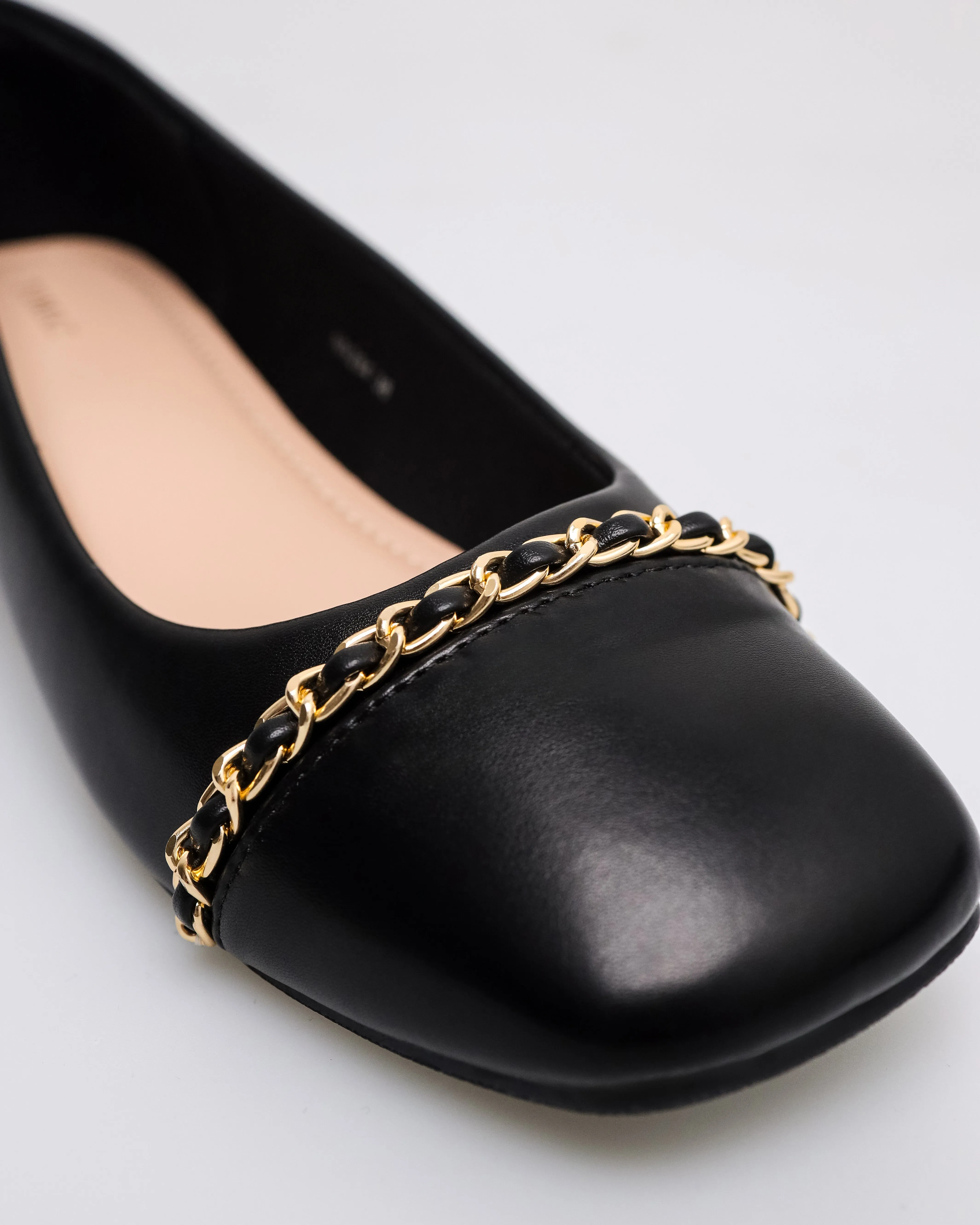 Tomaz NN284 Ladies Gold Chain Flats